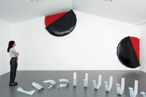 <p>Dorian Sari La Parade de l’aveuglement, Centre culturel suisse. Paris, 2020. Vue de l’exposition par Margot Montigny</p>