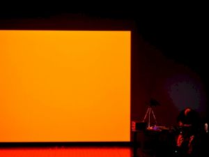 © Hassan Khan, INCIDENCE, performance à l’occasion de l’ouverture de la Triennale de Yokohama (2008) / Photo : D.R.