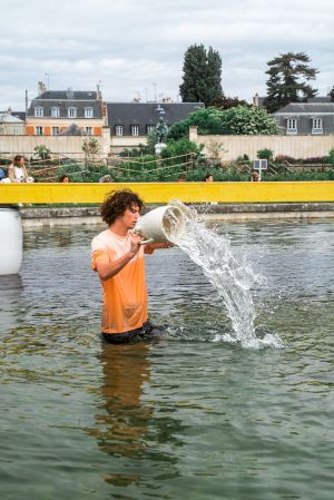 Sarina Scheidegger, ‘Ululoszzhhh’, Le Potager du Roi, 2025 (c) Valentin Duciel / Centre culturel suisse. On tour