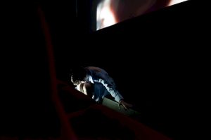 Dorota Gawęda and Eglė Kulbokaitė, <em>Brood (Scène 4) : Possession Undone</em> © Tristan Savoy / Centre culturel suisse. On tour