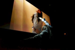 Dorota Gawęda and Eglė Kulbokaitė, <em>Brood (Scène 4) : Possession Undone</em> © Tristan Savoy / Centre culturel suisse. On tour