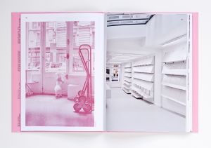 En travaux édité par le Centre culturel suisse. Paris & la Fondation suisse pour la culture Pro Helvetia, 2026